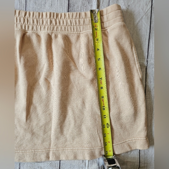 Aerie Size Medium Pull On Fleece Mini Skirt Pockets Butter Khaki Color Casual - Picture 10 of 10